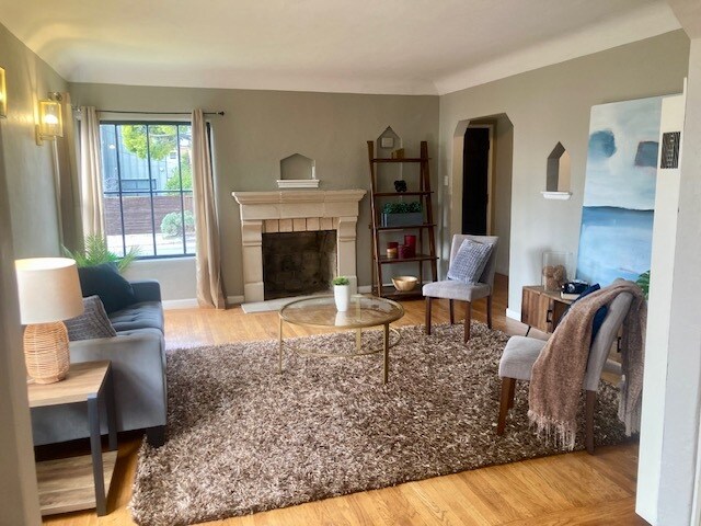 Foto del edificio - 1390 Dwight Way