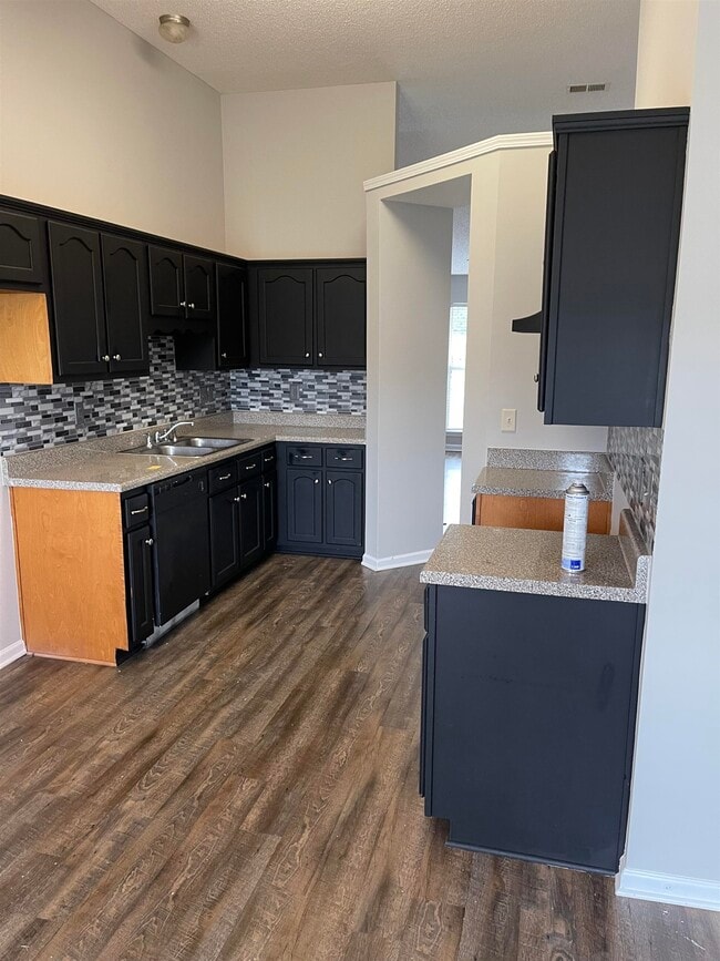 Foto del edificio - 2532 Boxford Ln