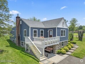 Building Photo - 553 Colts Neck Rd