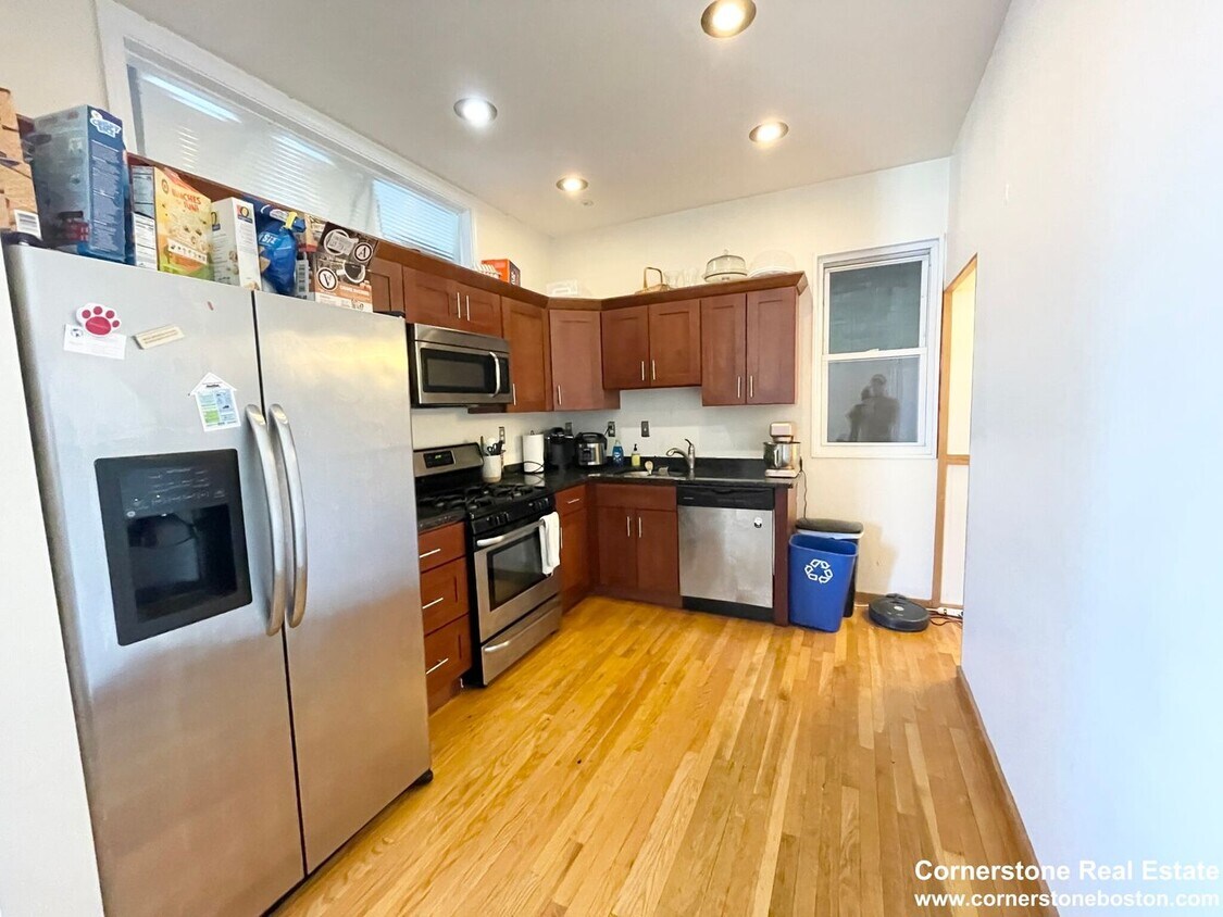 Foto principal - Central Location, In-Unit Washer and Dryer...