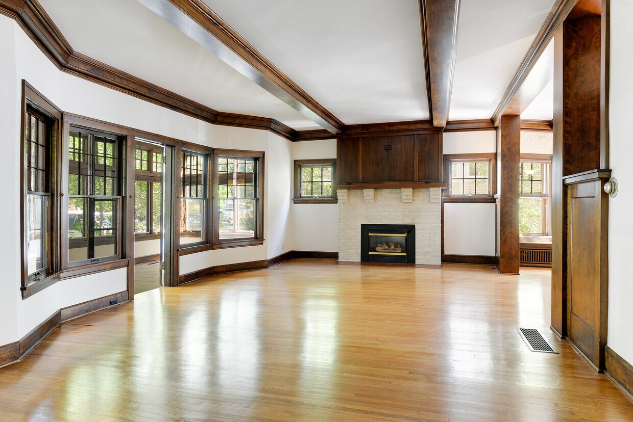 Foto principal - 2308 Humboldt Ave S