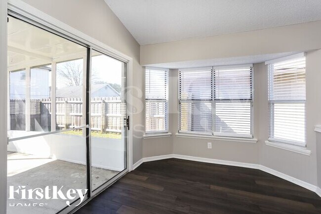 Building Photo - 6736 Newgate Cir E