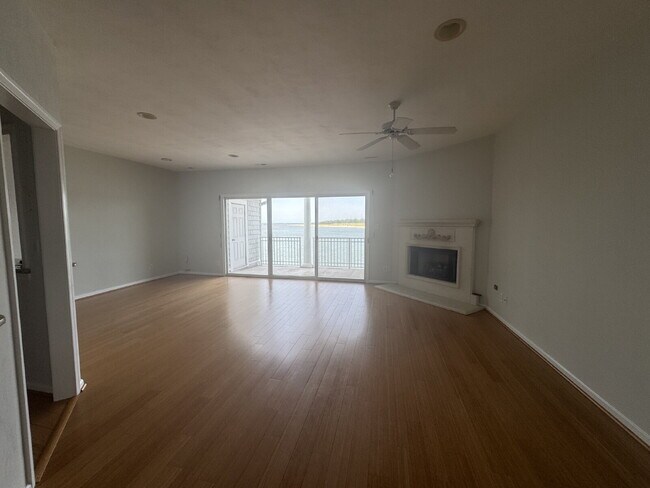 Foto del edificio - BAY POINT CONDOMINIUMS / Norfolk