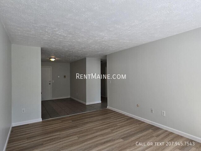 Foto del edificio - 10 Tall Pines Dr