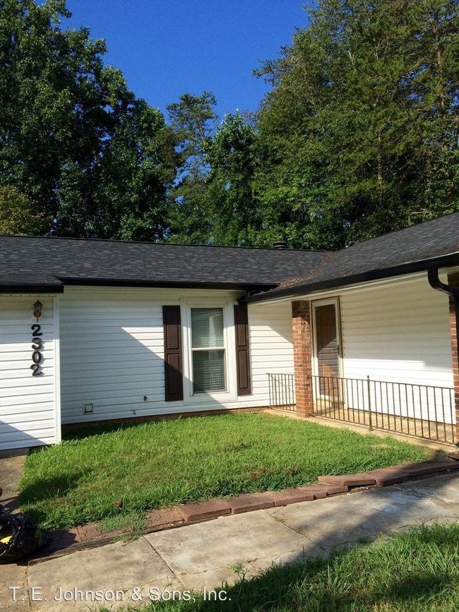 Building Photo - 2302 Bethabara Rd