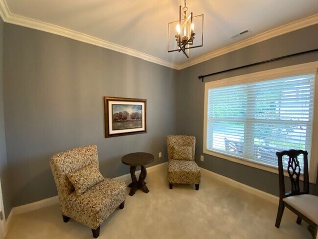 Foto del edificio - 1333 Garden Springs Ct