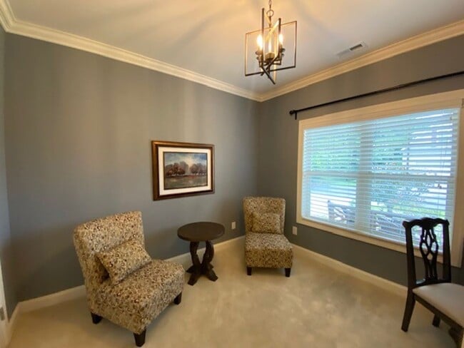 Foto del edificio - Beautiful Fully Furnished 3 bed 2 bath hom...