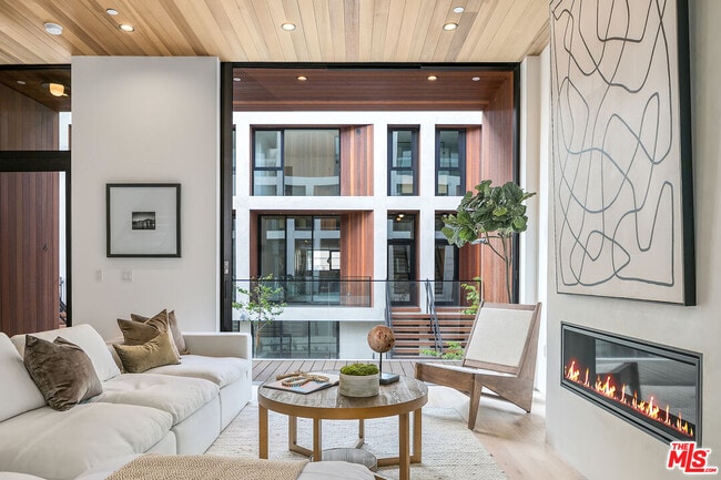 Foto del edificio - 610 S Van Ness Ave