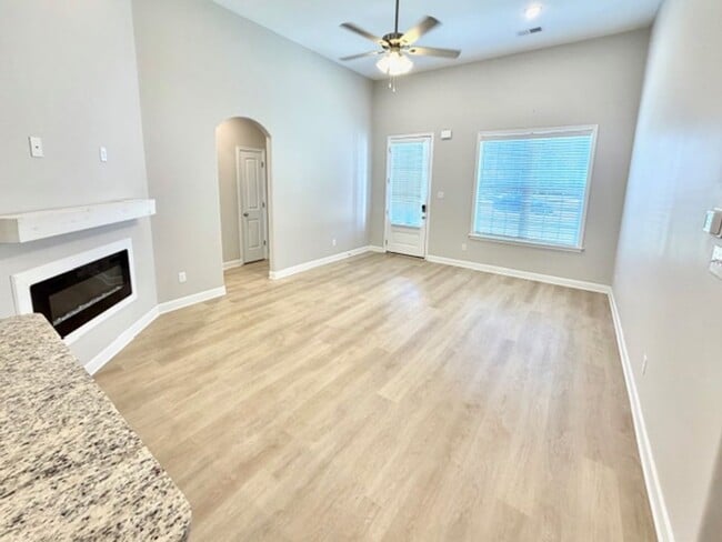 Photo - ShippCv8754 Apartment