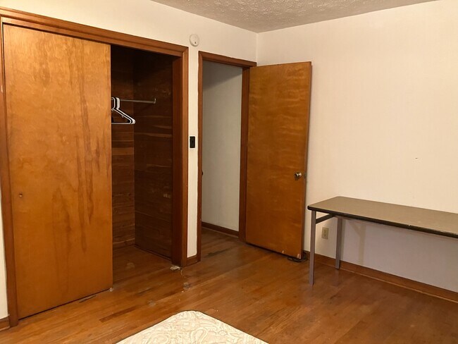 Foto del edificio - 1119 Hillcrest Rd