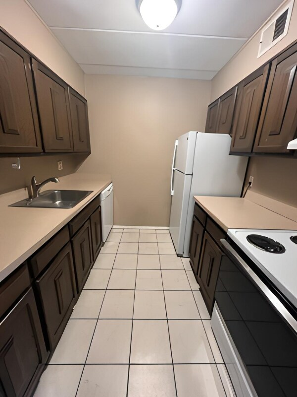 4401 S 27th St Unit B, Lincoln, NE 68512 Room for Rent in Lincoln, NE