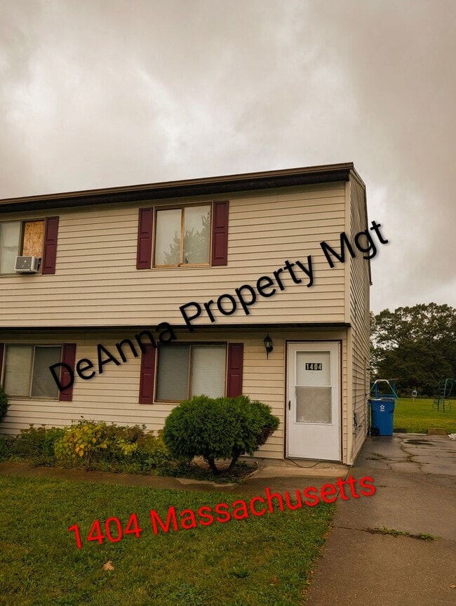 Building Photo - 1406-1406 Massachusetts Ave