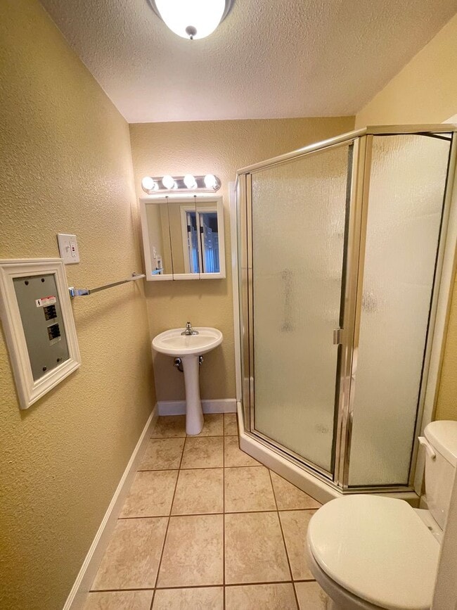 Foto del edificio - 3 bed / 2 ba house - Yuba City
