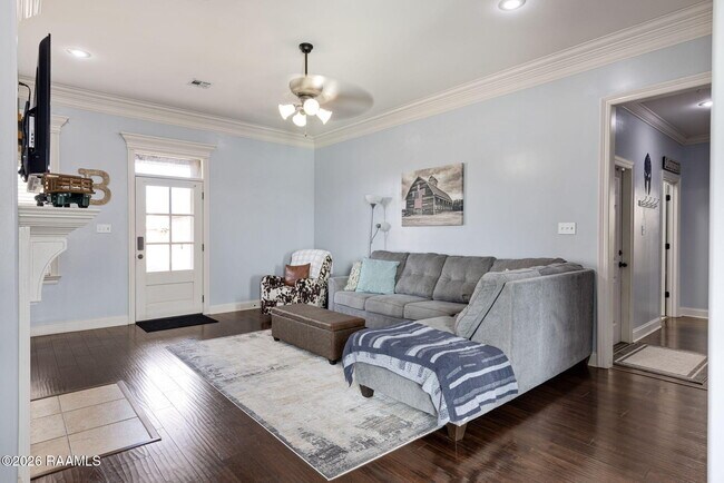 Building Photo - 300 Overbrook Dr