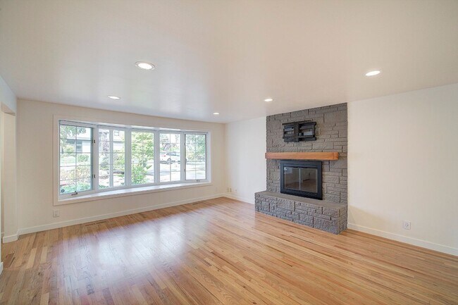 Foto del edificio - 3Bd/1.75Ba Bellevue House