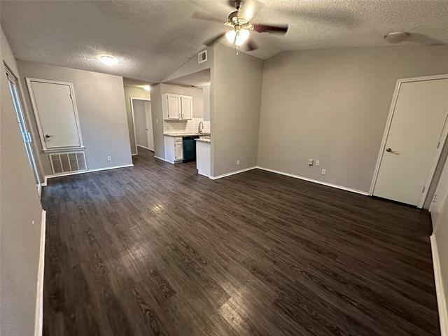 Foto del edificio - 1459 Woodhall Ct