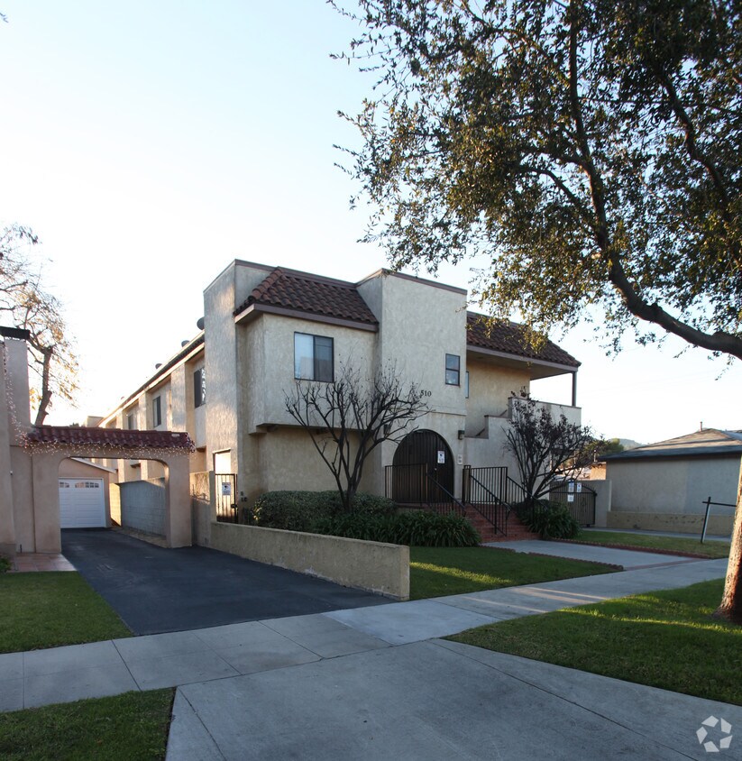 Foto principal - 510 Thompson Ave