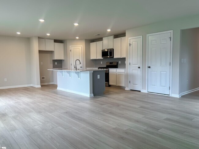 Building Photo - 1703 Southwold Ln
