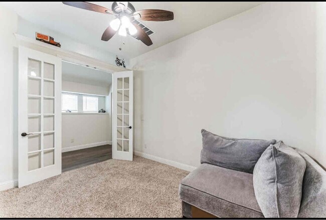 Foto del edificio - 207 Arborside Dr