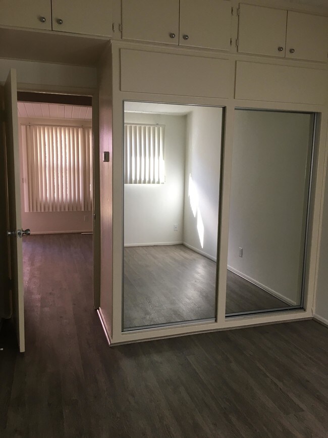Mirrored closet doors - 1524 15th St