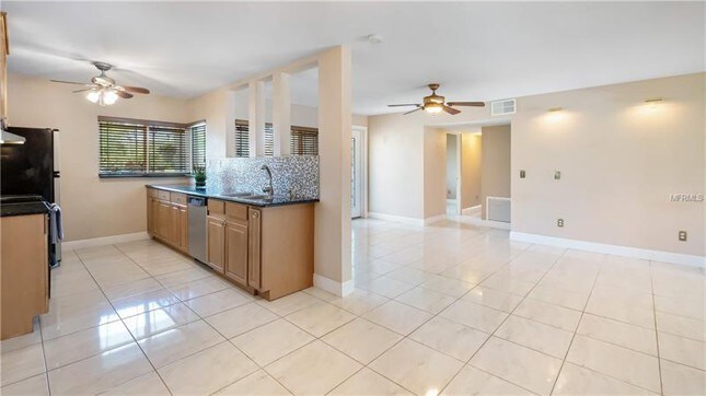 Building Photo - 5102 Lake Howell Rd, Winter Park, FL 32792