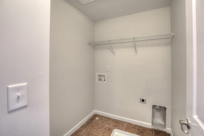 Foto del edificio - 2518 Broome St