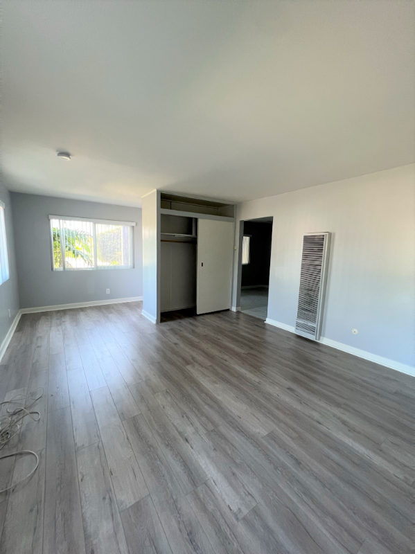 Building Photo - 900 S Highland Ave