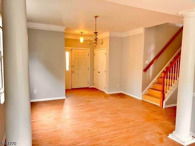 Building Photo - 1403 Wayne Cir