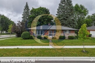 Building Photo - 5273 Greenleaf Dr