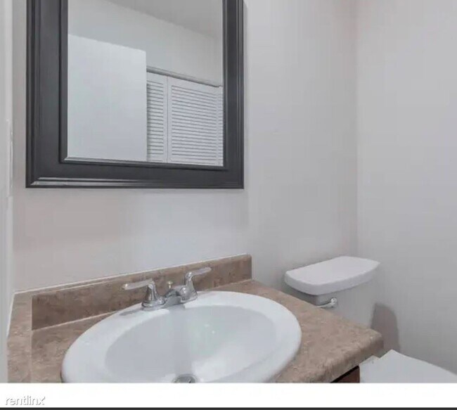 Foto del edificio - 3 br, 1.5 bath Condo - 1709 Cato Circle 1
