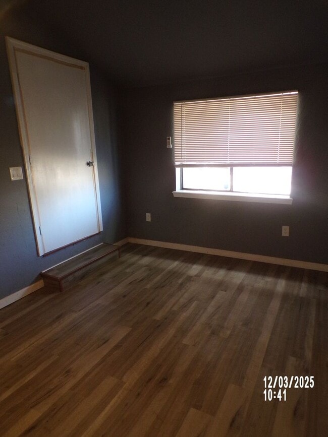 Building Photo - Great re-do