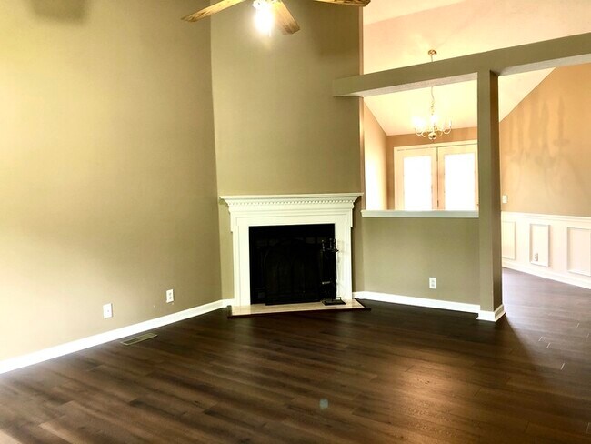 Building Photo - Villages of Cedar Creek!