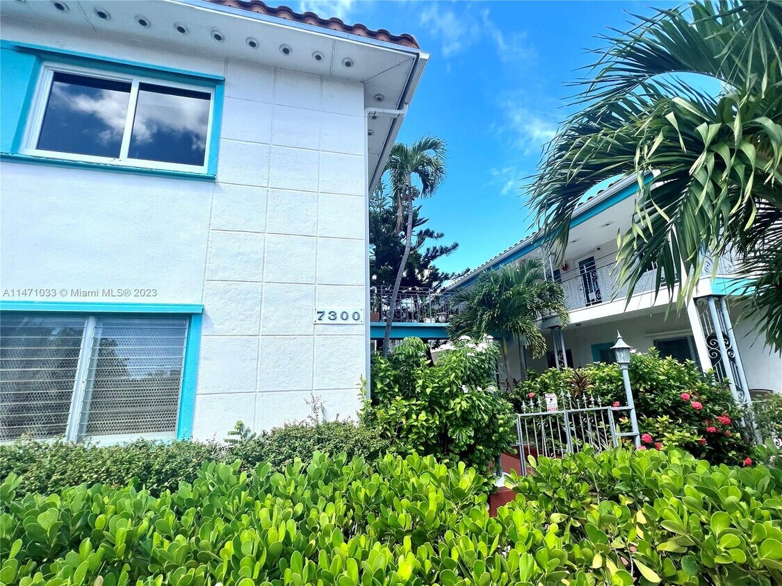 7300 Byron Ave Unit 10, Miami, FL 33141 Room for Rent in Miami, FL