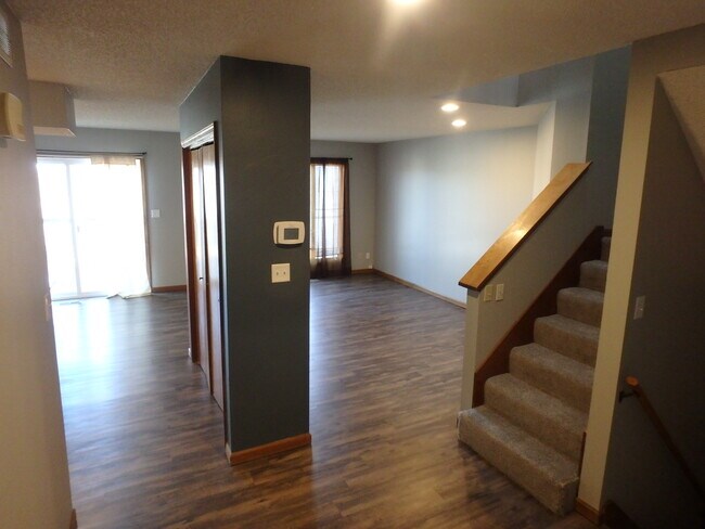 Building Photo - 3600 SW Eveningside Dr