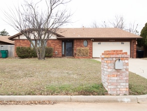 Building Photo - 5009 Kindling Ln