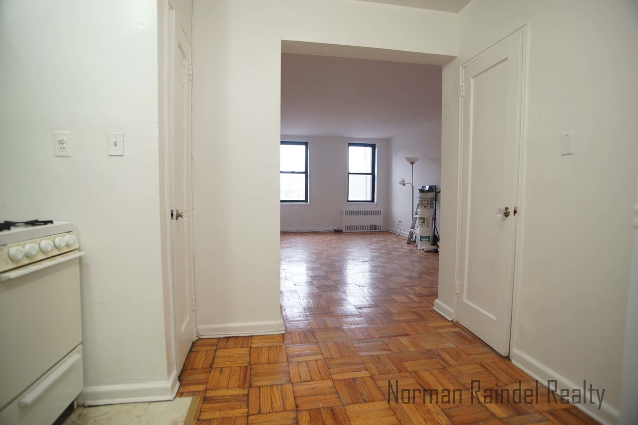 Primary Photo - 8105 4th Ave