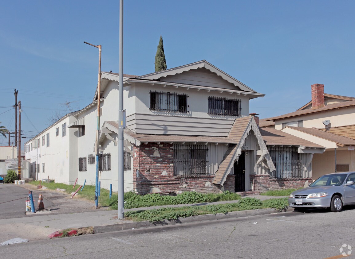 Primary Photo - 7119 Templeton St