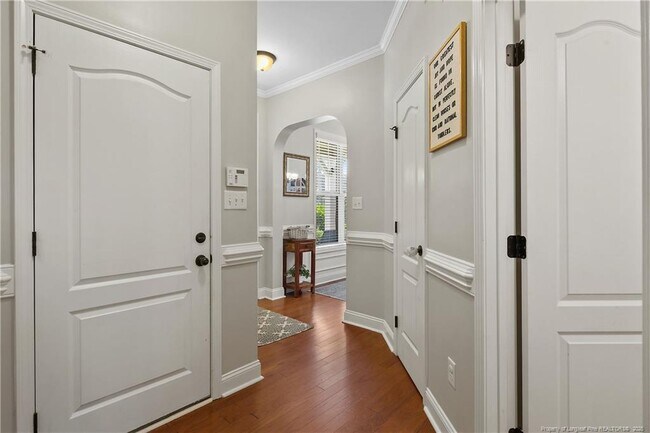 Building Photo - 852 Micahs Way N