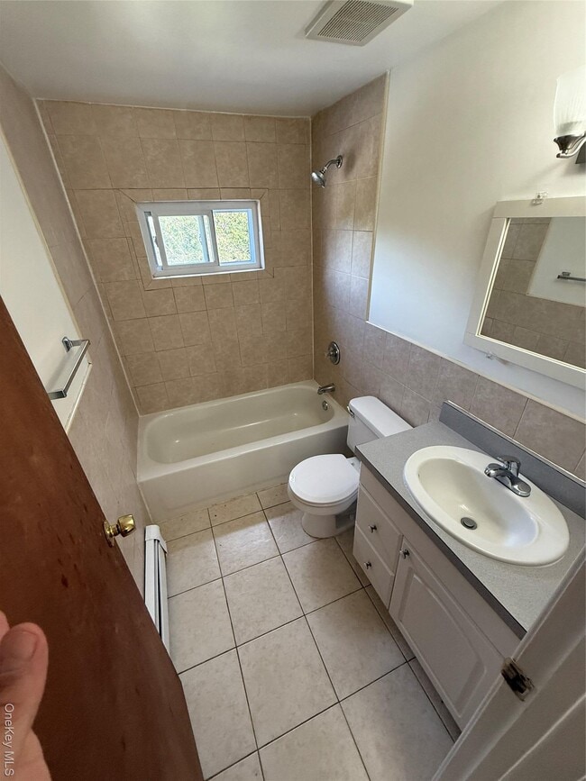 Building Photo - 121 Rose Dr