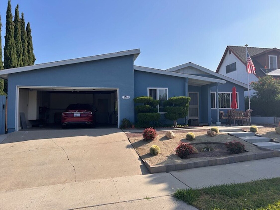 Primary Photo - Come see this charming 3 bedroom / 2 bath ...