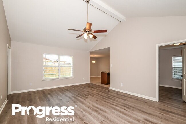 Building Photo - 1327 Chapman Dr