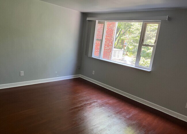 Building Photo - 3024 Park Ave