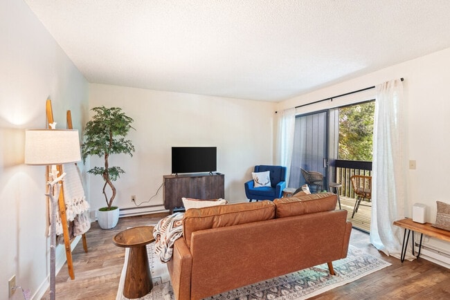 Building Photo - 6630 SW Capitol Hwy