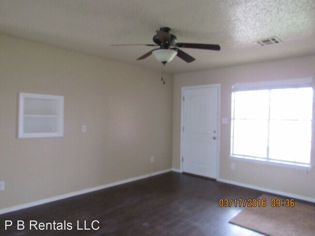 Building Photo - 6140 SW Oak Cliff Ave