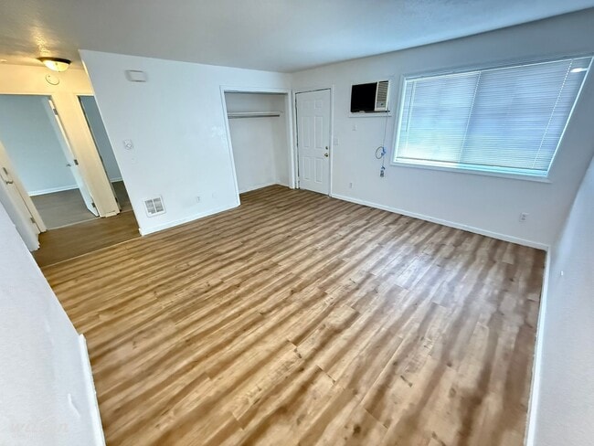 Foto del edificio - 310 W Pierce St