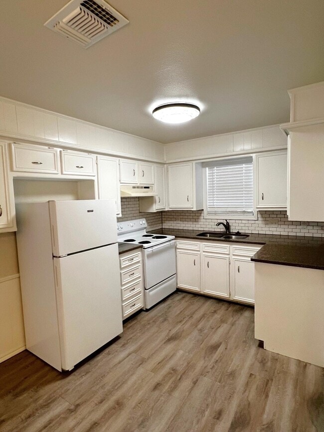 Foto del edificio - 7504 Avenue W