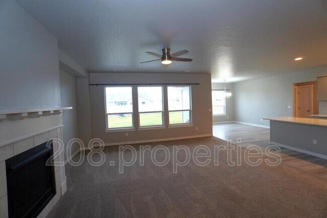 Building Photo - 849 W Smallwood Ct