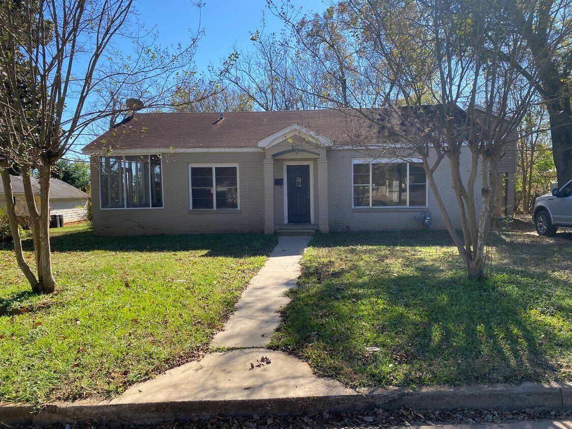 Foto principal - 811 Kickapoo St