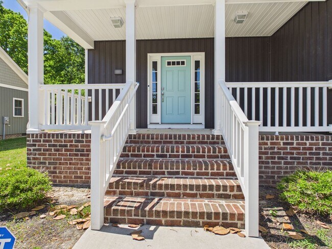 Foto del edificio - 1700 Dinwiddie Ave