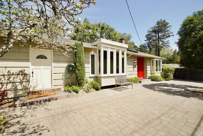 Building Photo - 528 Northern Ave